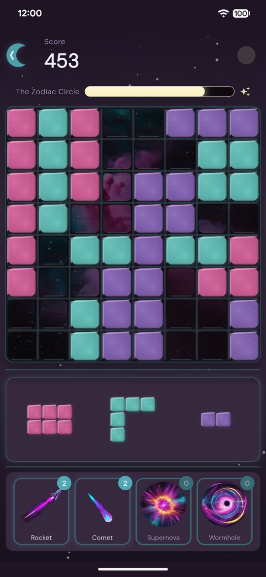 The 8×8 board mid-game, with three pieces waiting in the tray